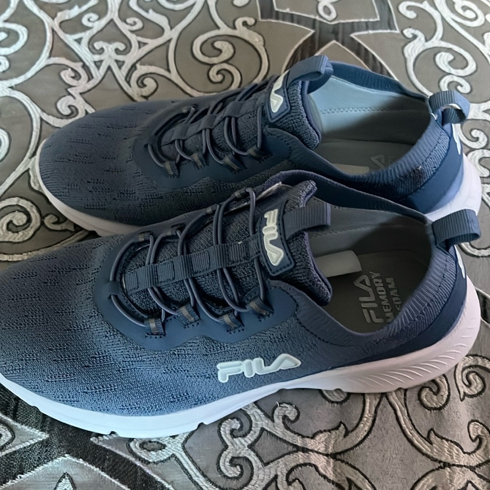Women’s Fila Shoes Size 8.5 Blue
